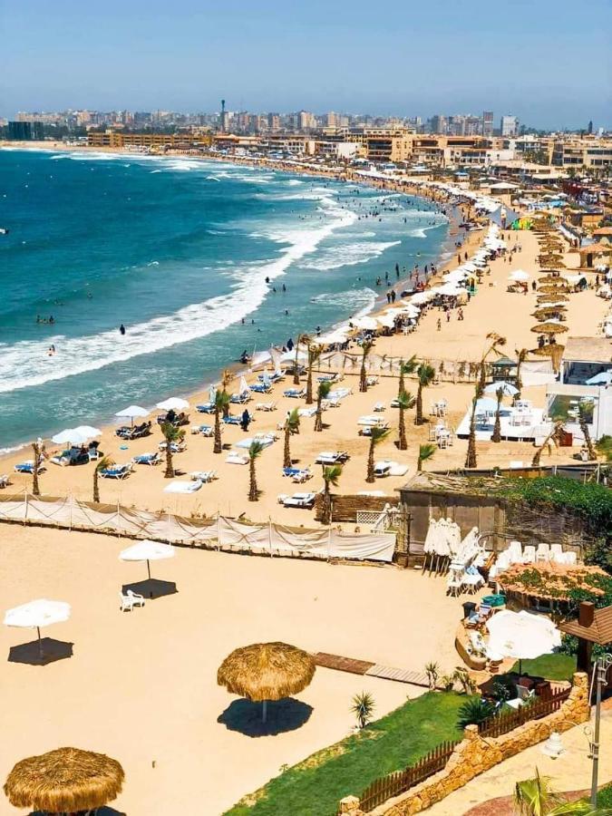 شاليه للايجار في المعموره الشاطئ الاسكندريه مصر للتواصل 01272849001 Apartment *